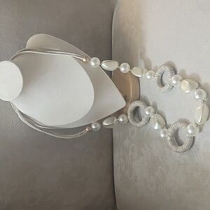 GARDENIA FAUX PEARL STRAND ADJUSTABLE NECKLACE